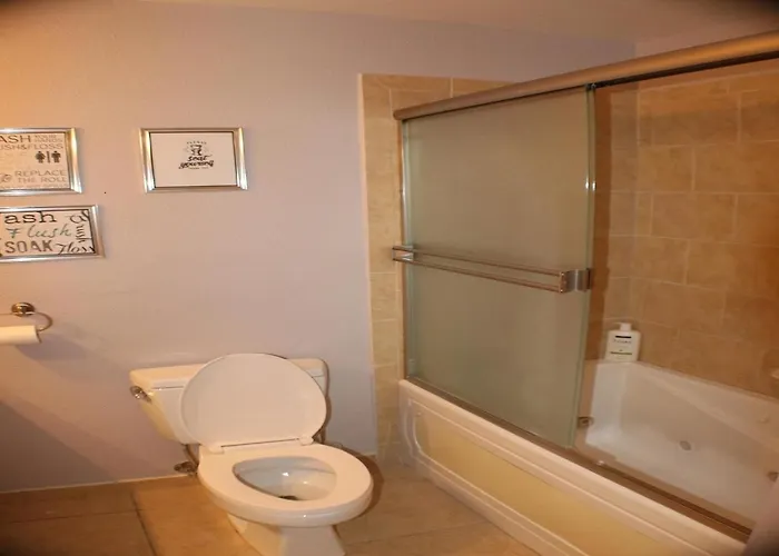 Escape With Heated Pool, Billiards & Firepit Fun Tempe
