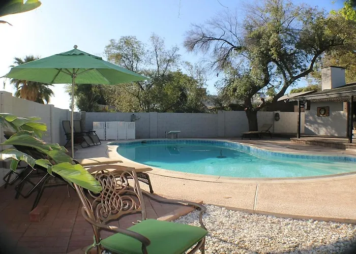Escape With Heated Pool, Billiards & Firepit Fun