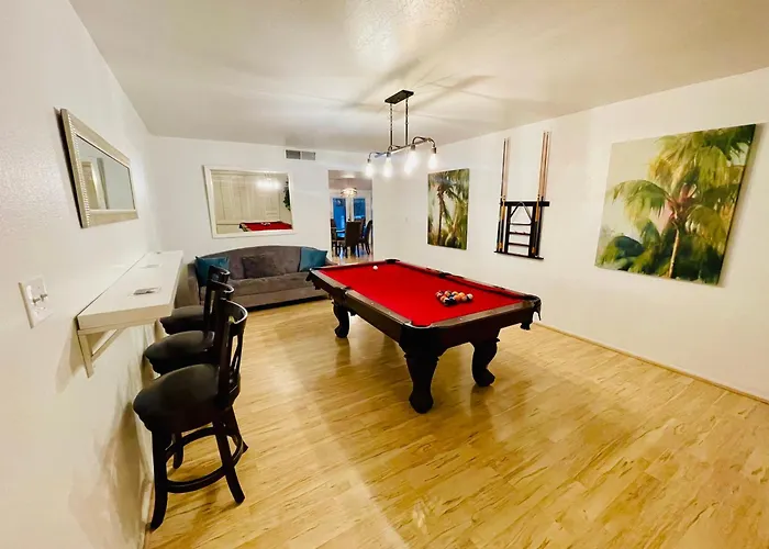 Ferienhaus Escape With Heated Pool, Billiards & Firepit Fun *