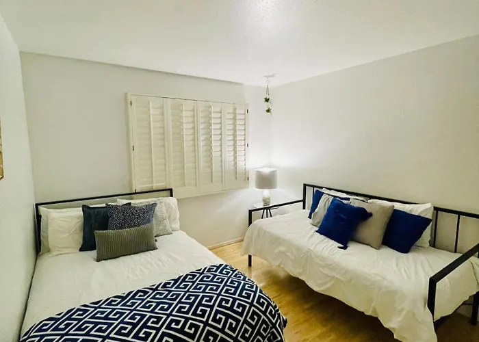 Escape With Heated Pool, Billiards & Firepit Fun Ferienhaus Tempe