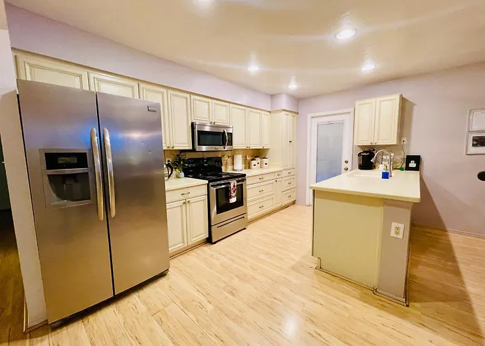 Escape With Heated Pool, Billiards & Firepit Fun *