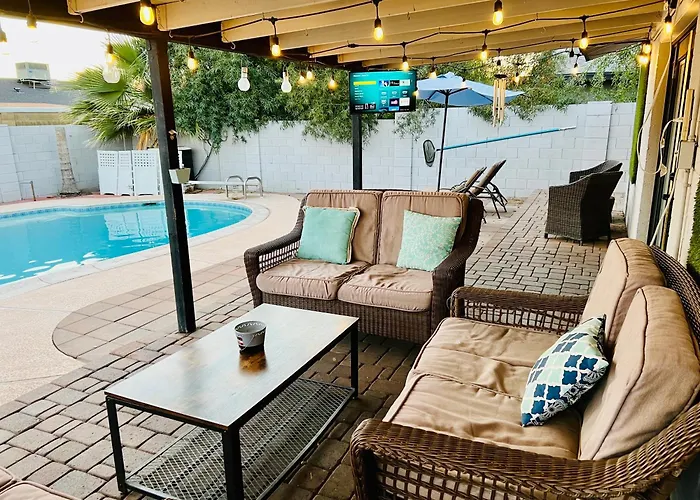 Escape With Heated Pool, Billiards & Firepit Fun Ferienhaus *